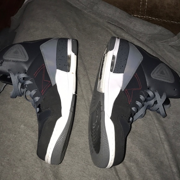 Jordan’s size 10 - Picture 2 of 3